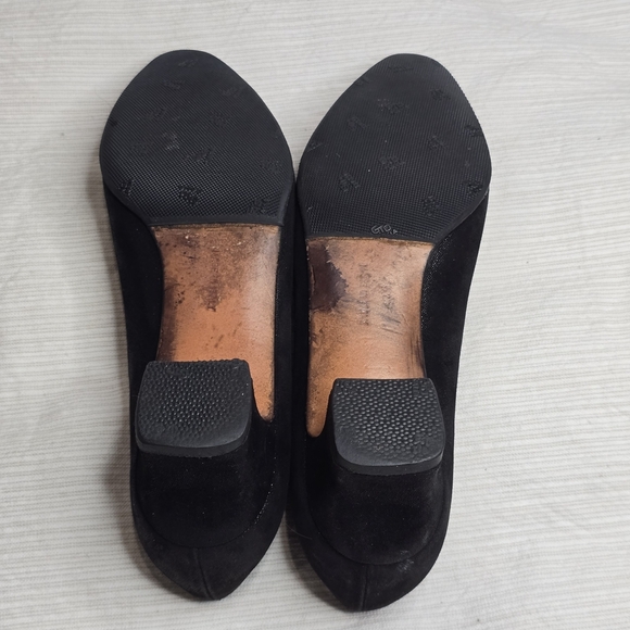 Salvagore Ferragamo Black Pumps - Picture 3 of 4